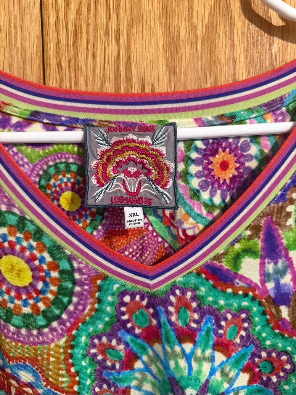 Johnny Was Multicolor V‑Neck Short Sleeve Tee — Green, Purple, Pink, Blue XXL - Picture 2 of 3